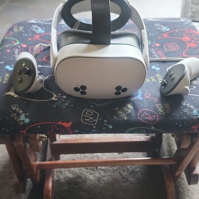 Meta Quest 3 Standalone VR Headset 120Hz 110° FOV w/ Controllers White