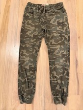 Boy's Levi's Green Camo Twill Jogger Pants Size 12 Regular