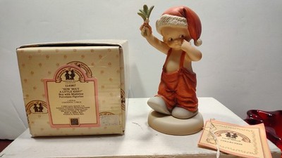 Enesco Memories of Yesterday 114987 Houe Bout a Little Kiss - Boy with Mistletoe