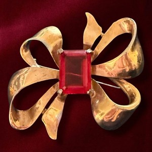 Authentic Pot Metal Brooch 1940s Vintage Large Red Glass Bow Gold Plated Pin Chunky
