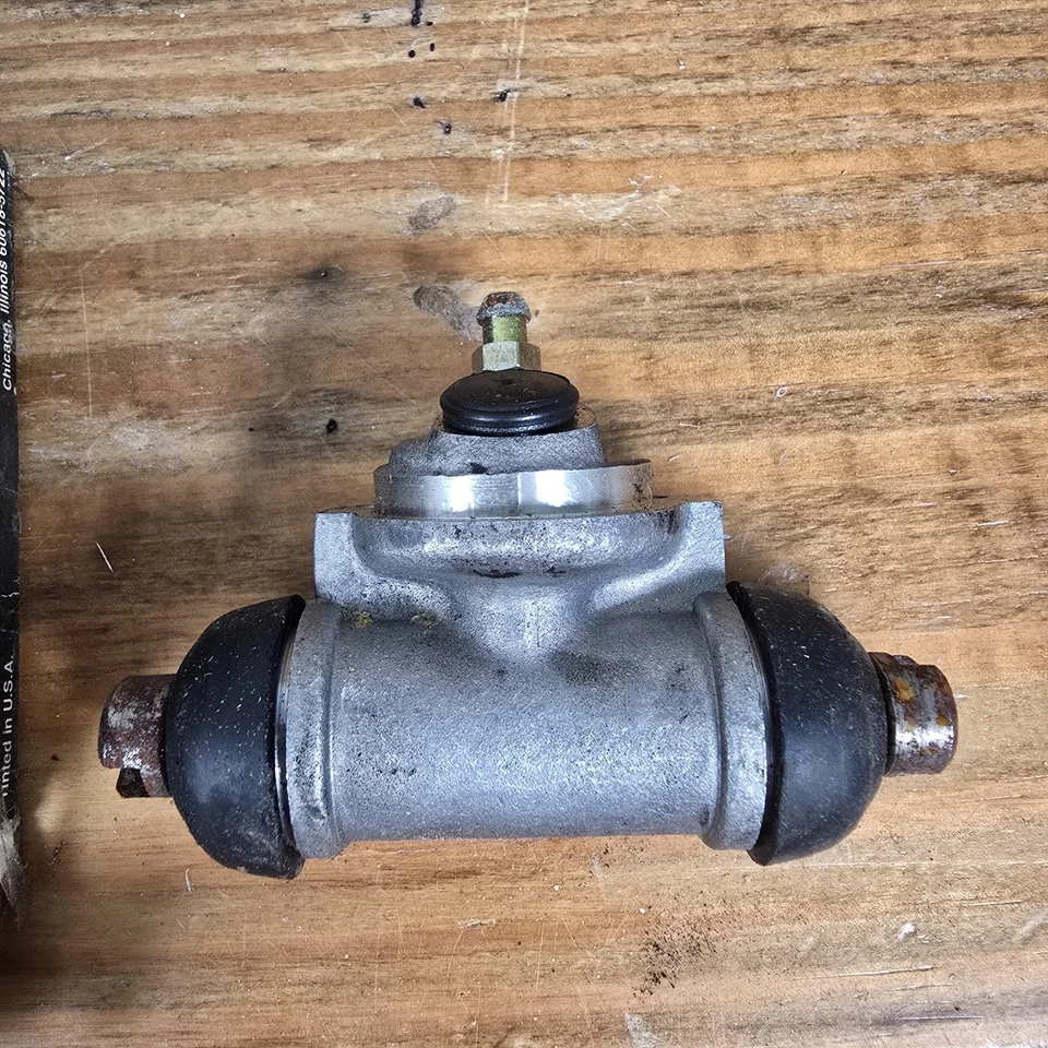 UBP WC37569 Rear Wheel Cylinder Fits 83-86 Nissan Pulsar Sentra 81-86 Stanza - Image 3 of 4