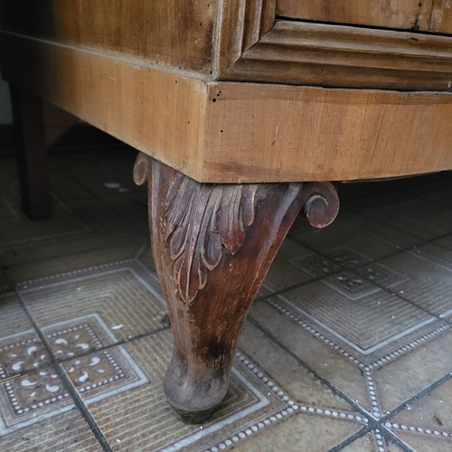 Comò a cassettoni con piano in marmo e specchiera anni '40 in stile Chippendale - Foto 9 di 10