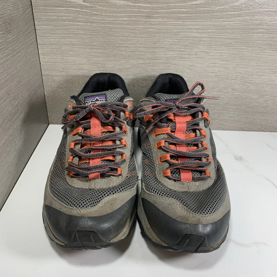 Женские туристические туфли Patagonia размер 9 черные серые оранжевые - Изображение 2 из 4