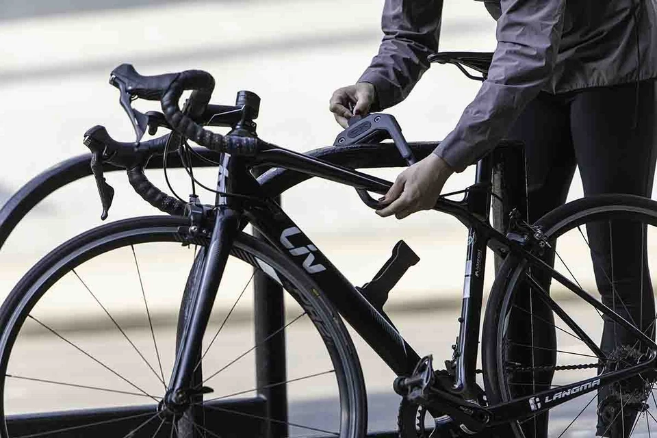 Hiplok DXF D Bike Lock with Frame Clip - All Black - Image 3 of 4