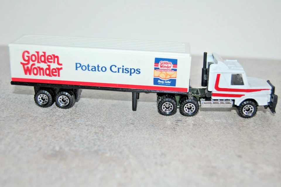 MATCHBOX CONVOY CY-16 SCANIA BOX TRUCK - GOLDEN WONDER POTATO CRISPS - Image 3 of 4