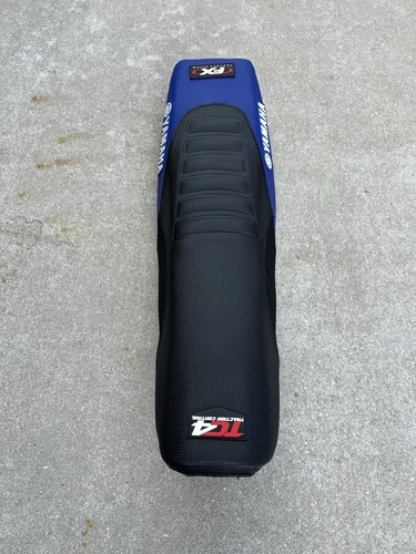 10-13 YAMAHA YZ450F YZ 450 F Seat Assembly Compete 33D-24710-00-00 B - Picture 2 of 5