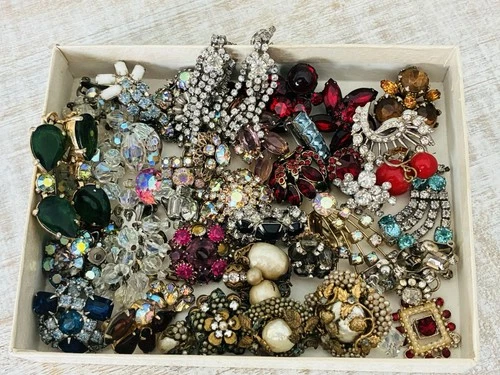 Lot / collection of assorted vintage costume jewelry Parts, Pieces, And Singles
