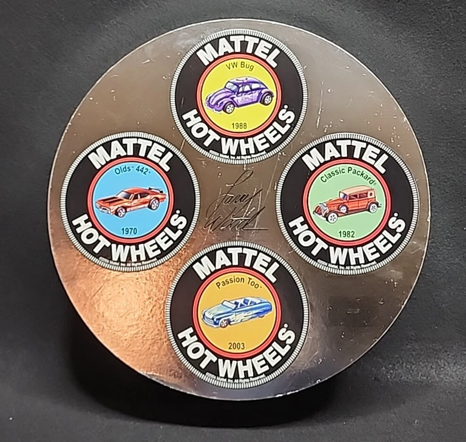 Caja Hot Wheels Larry Wood World Tour - Sin autos Foto 2 de 4