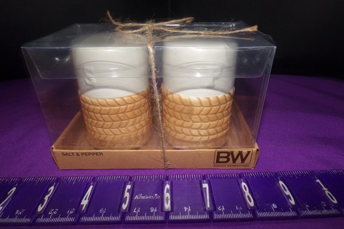 Boston Warehouse Ceramic Woven Salt & Pepper Shakers BRAND NEW - Picture 5 of 7