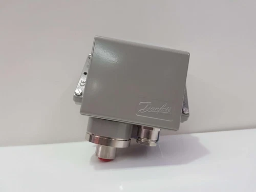 1pcs New In Box Danfoss Pressure Switch KPS47 060-312266 060-3122 Fast Delivery - Picture 2 of 4