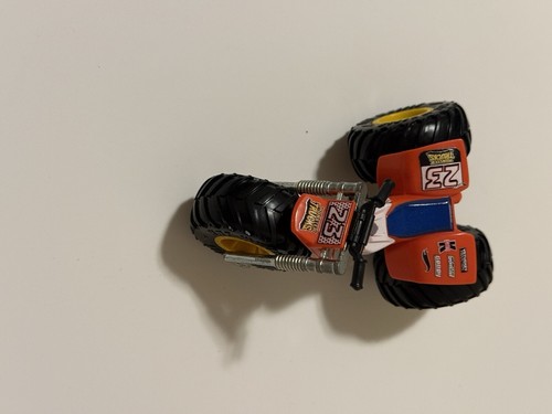 Hot Wheels Monster Jam Tri-To-Crush-Me 3-Wheeler ATV Monster Truck 1:64 - Picture 2 of 4