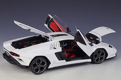 Maisto 1:18 Lamborghini Countach LPI 800-4 Diecast Model Racing Car White - Picture 2 of 3