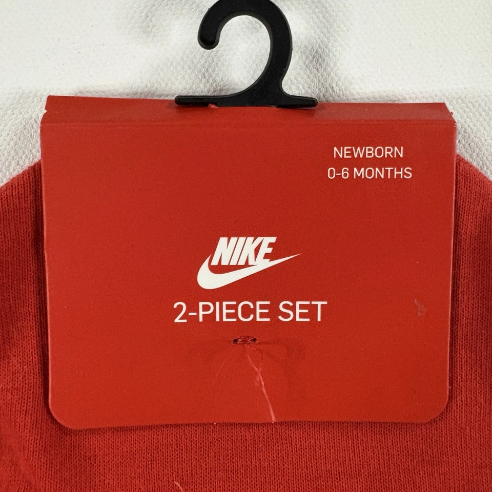 Nike Conjunto Recién Nacido Navidad Sombrero y Botines 2 Piezas Talla 0-6 Meses Rojo/Blanco Foto 3 de 4