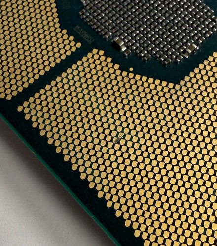 Intel Xeon Gold 5217 LGA3647 Server CPU Processor 115W SRFBF For Parts As-is - Picture 7 of 7