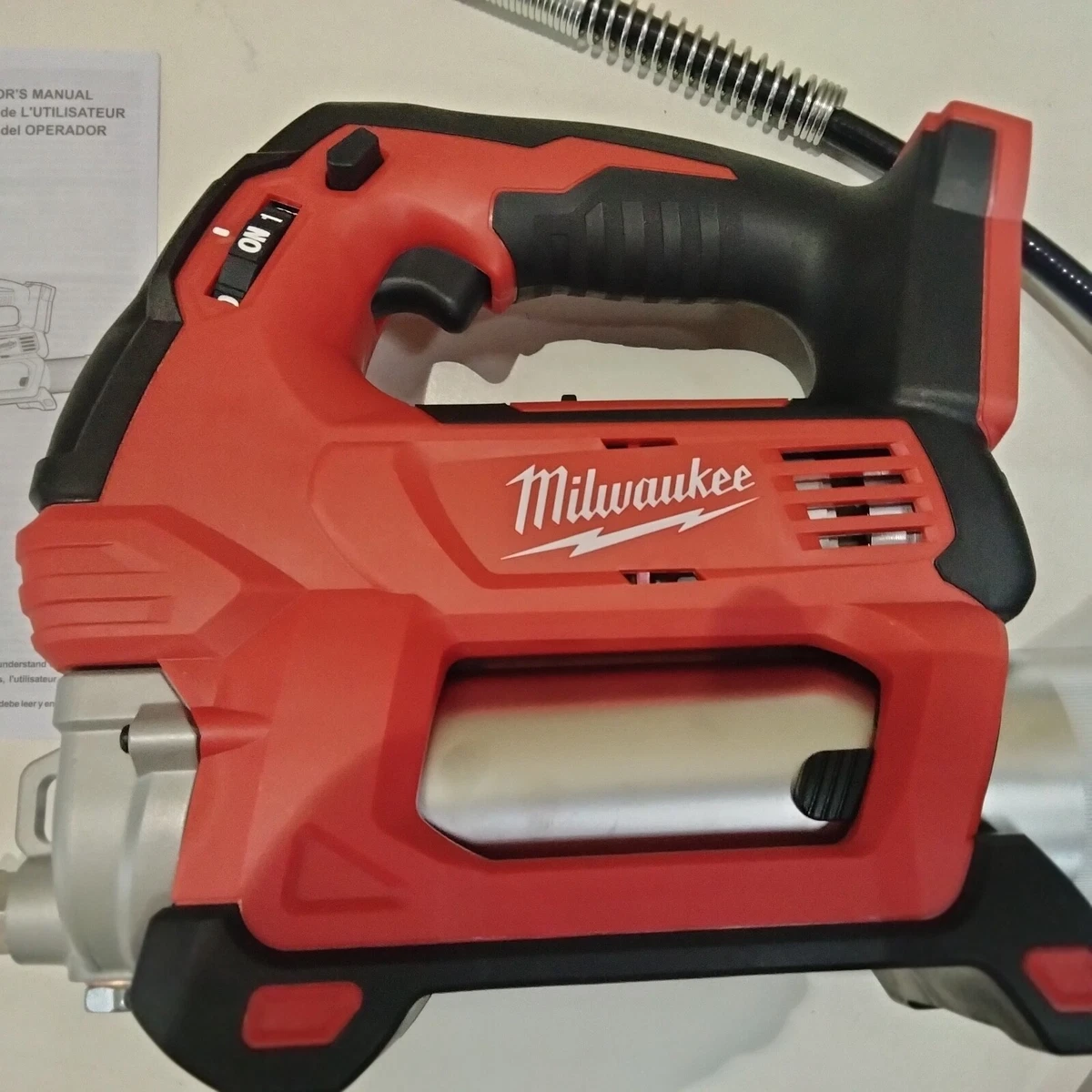 Milwaukee Tool Pistolet graisseur sans fil M18 au lithium-ion, 2 vitesses, 18 V (outil seu... | Home Depot Canada