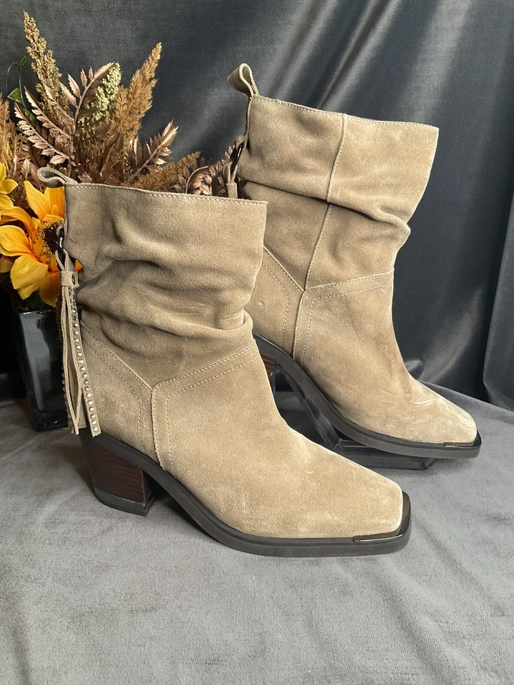 ¡Nuevo! VINCE CAMUTO Dremmie Botín Marrón Gamuza Talla 7M DD326 Dremmia Foto 4 de 4