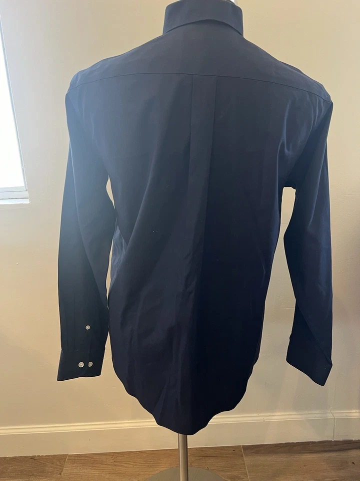 Camisa masculina Turnbury azul marinho com botões 100% tamanho P sem ferro - Imagem 2 de 4