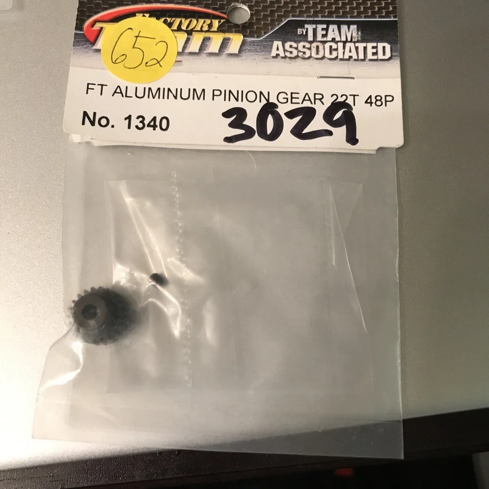Team Associated 1340 FT Aluminum Pinion Gear 22T 48P 1/8 shaft - Image 2 of 2