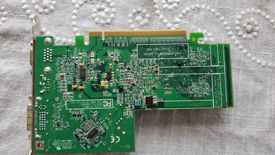 Dell ATI Radeon X300SE 128MB PCIe Video Graphics Card 0P5288 102