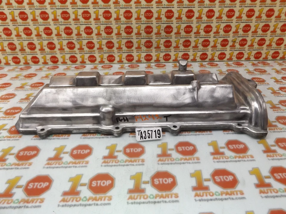 2001-2007 TOYOTA SEQUOIA RIGHT VALVE COVER 11201-50031 OEM - Image 3 of 4