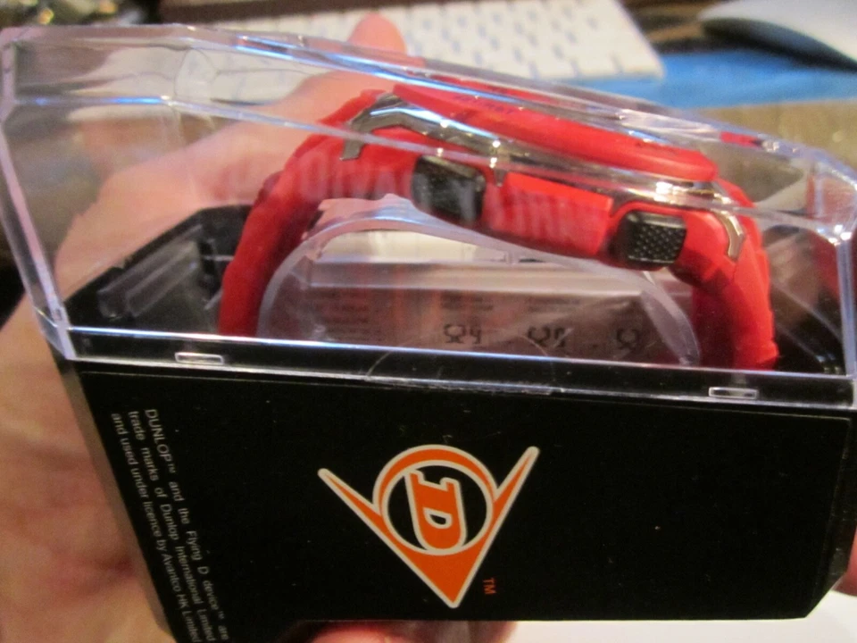 DUNLOP SPORTS WATCH DUN-232-GO7 RED BAND BRAND NEW IN THE CASE -  BBA-22 - Image 3 of 4
