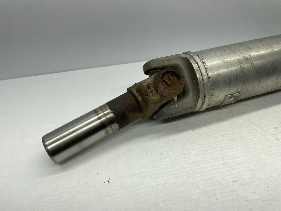 ♻️ 2015-2020 5.3L CHEVROLET TAHOE & GMC YUKON 4X4 REAR DRIVE SHAFT - Image 4 of 4