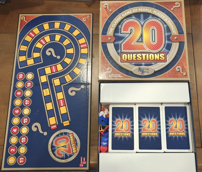 20 Questions Board Game University Games 2010, Reprinted Rules *see description*