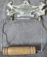 Antico porta rotolo wc in ghisa il falco wc oggetto di scena VNT industriale