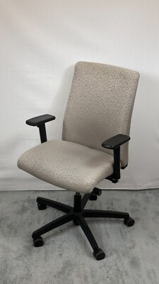 Hon Ignition Upholstered Mid-back Task Chair