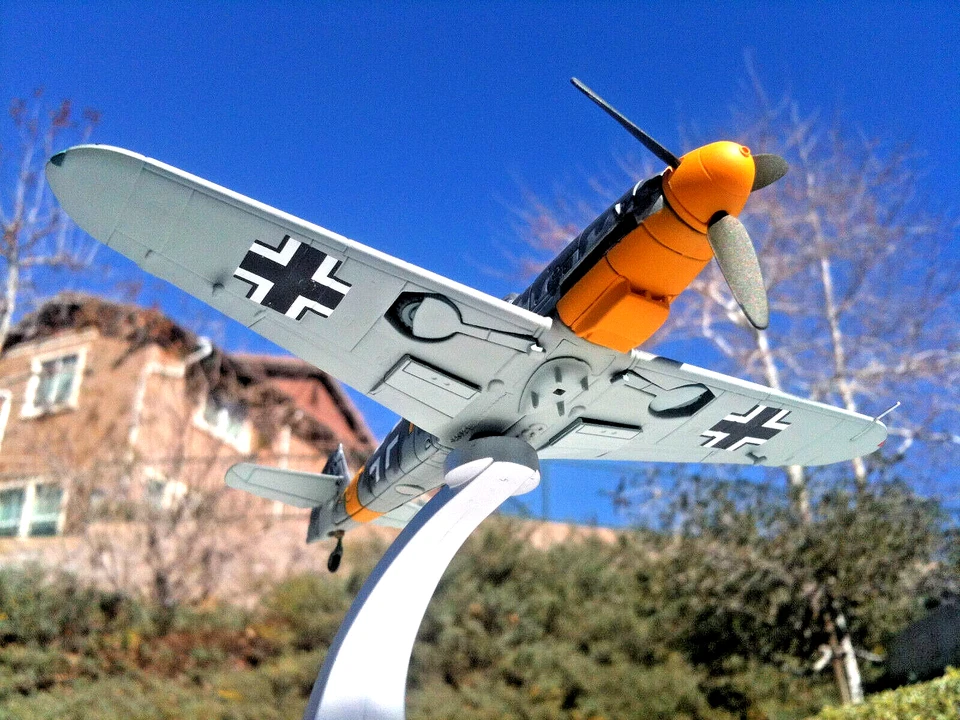 Corgi Messerschmitt Bf 109G Hermann Graf, Over 200 Kills Russia Sept 1942 1:72 - Image 2 of 4