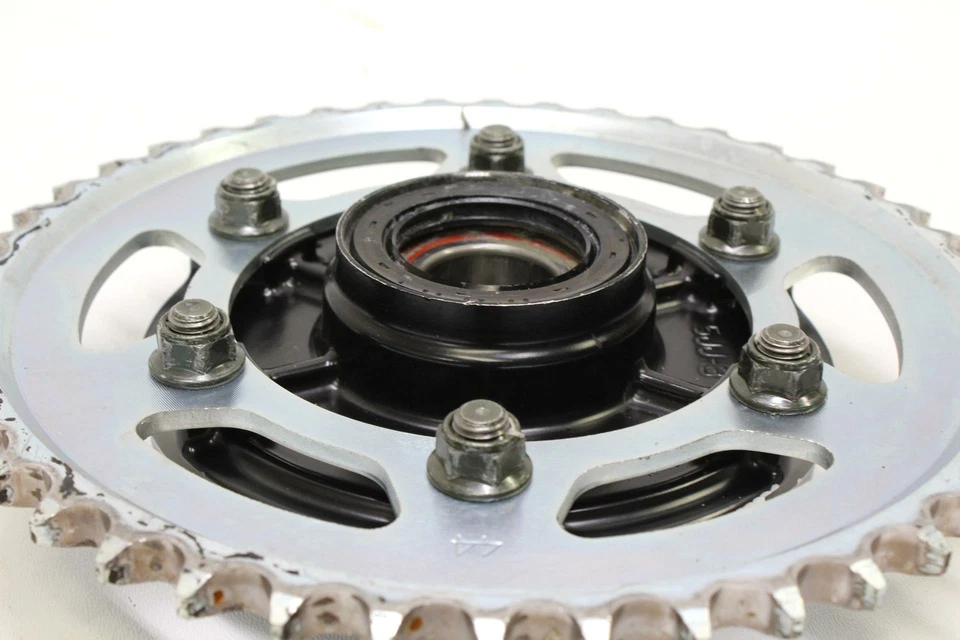 Piñón trasero Yamaha Fz1 2001-2005 OEM Foto 3 de 4