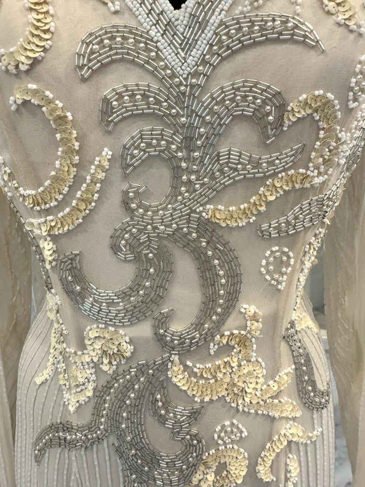 Vestido Blanco Bordado Lentejuelas Noche Baile de graduación Manga Larga Alyce Designs Talla 8 Foto 3 de 4