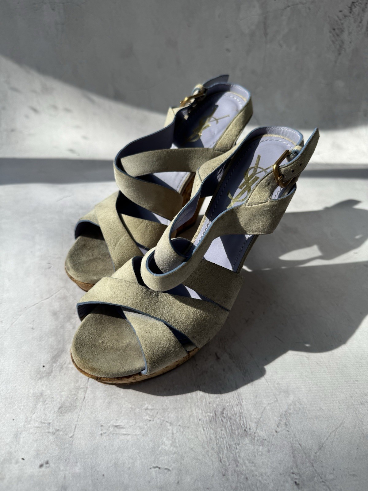 Sandali Yves Saint Laurent scamosciati plateau 37 design lusso