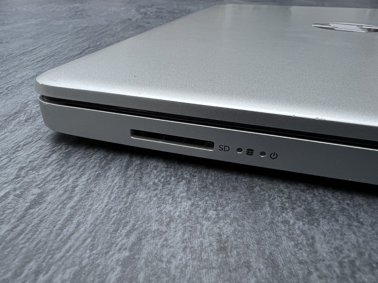 HP 14sDQ1505SA 14” 512GB, Intel Core i7 10th Gen 1.30GHz, 8GB Laptop