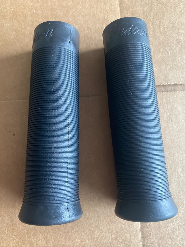 43086 New Indian Chief & Scout 4 Cylinder Handlebar Grips Black 1936- Up #289 - Image 2 of 4