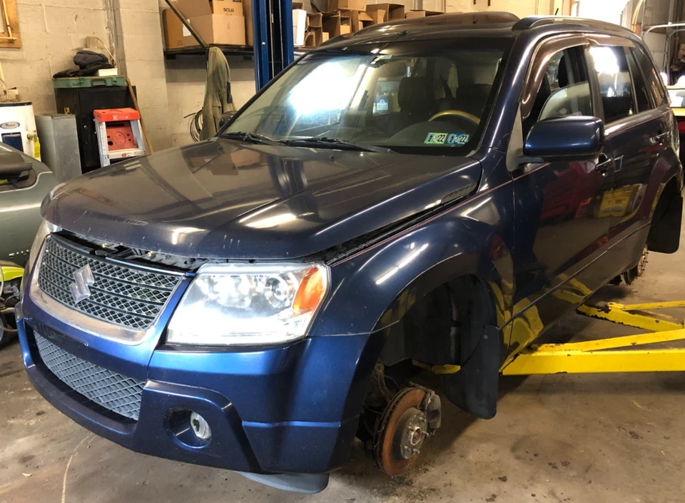 Barra de reforço de para-choque 2012 Suzuki Grand Vitara (frente) 2006-2013 - Imagem 2 de 4