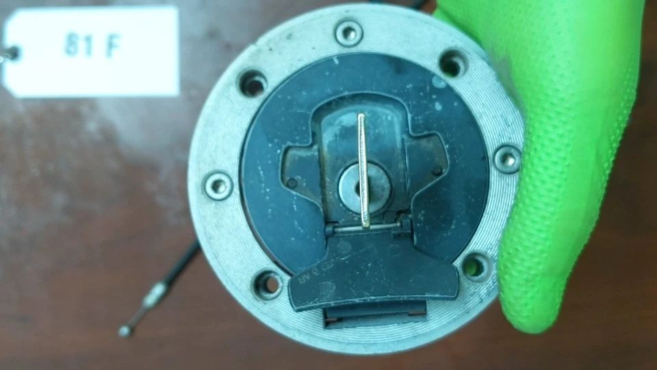 SUZUKI V-Strom 1000 DL1000 2002-2007 JUEGO DE CERRADURAS 37000-06860 CON HARDWEAR Foto 4 de 4