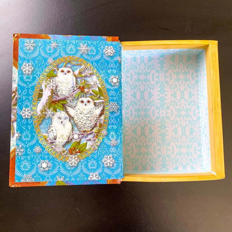 Punch Studio Christmas Winter Snowy Owl Magnetic Paper Book Empty Jewelry Box - Image 2 of 4