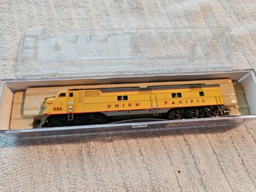 N scale E7 diesel engine UP Kato