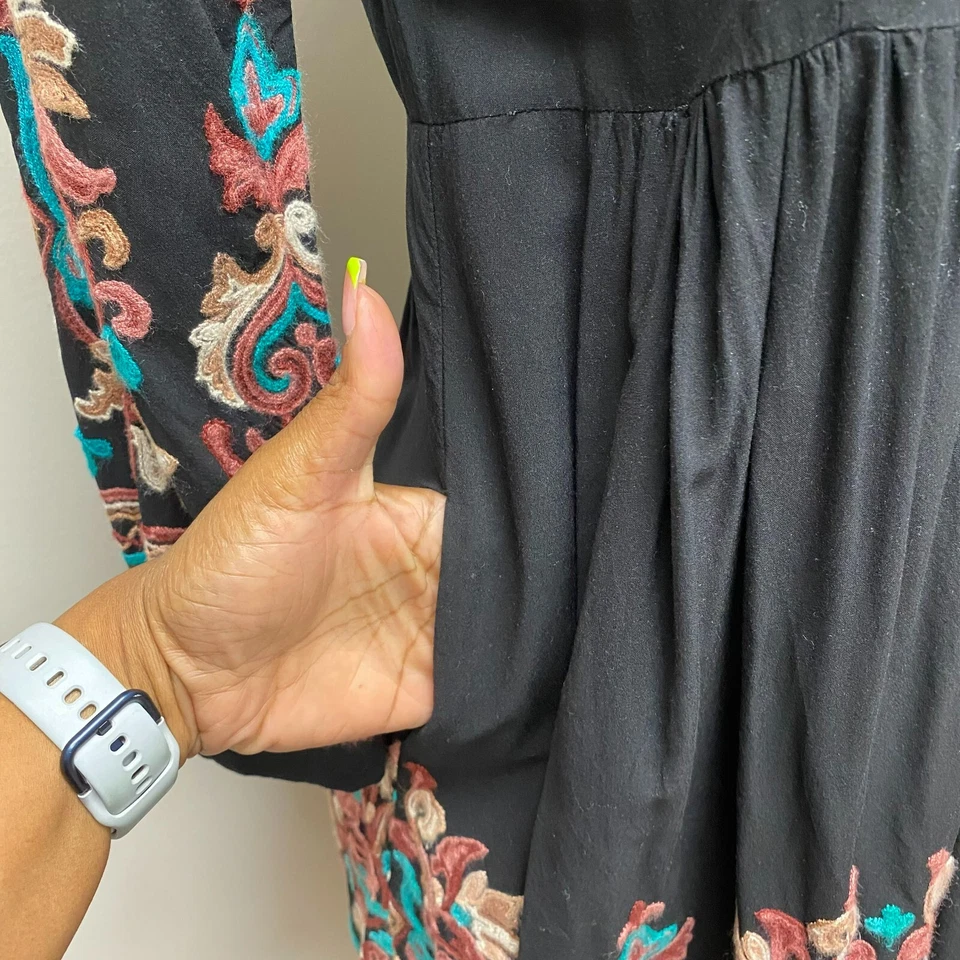 Vestido Floreat Mujer Negro Avery Bordado Floral Manga Larga Cuello en V Línea A XS Foto 3 de 4