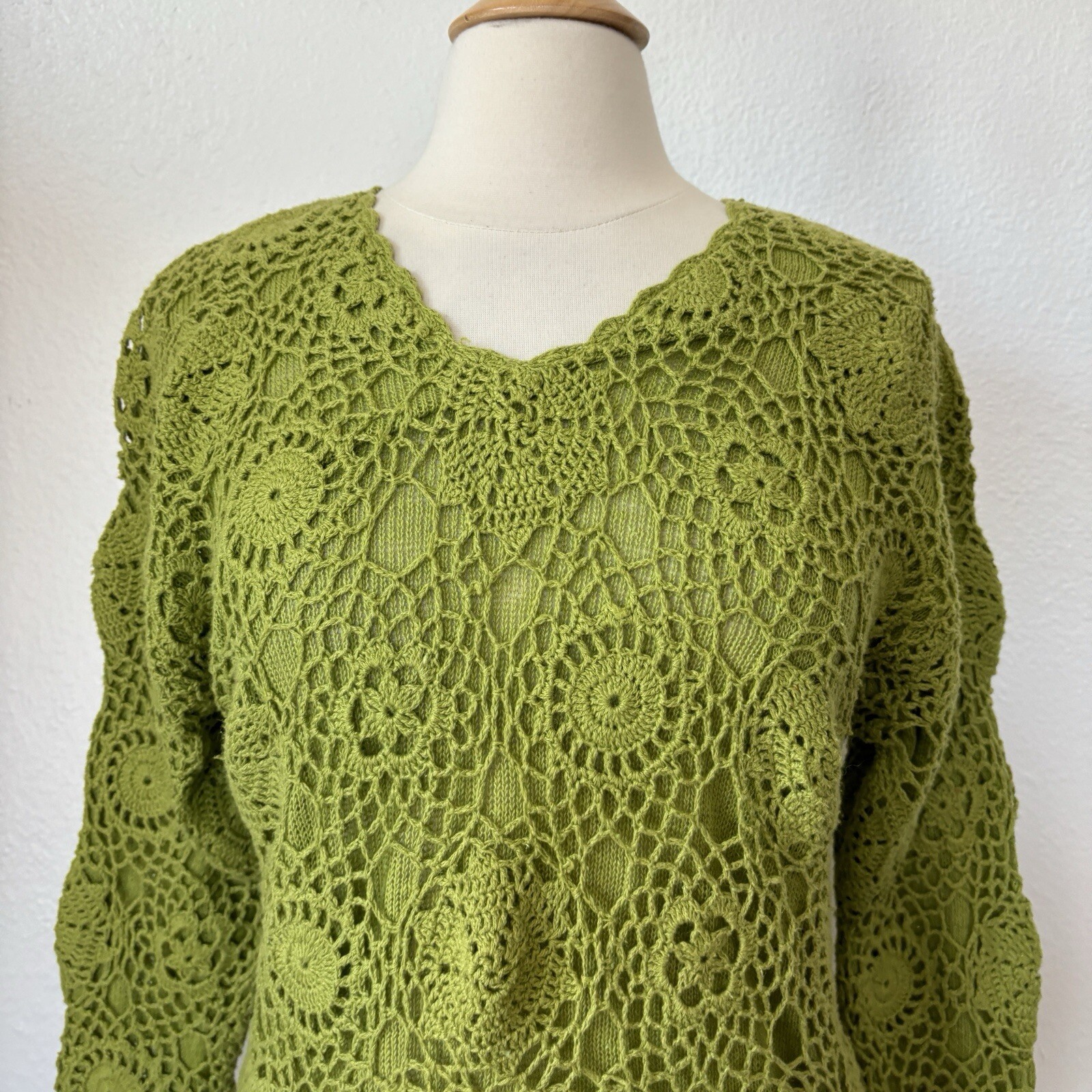 Vintage Shenanigans Solid Green Hand Knitted V-Ne… - image 3