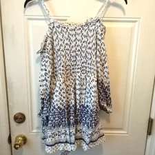 Japna sz S Blue/white print smocked feels like Cotton Romper cold shoulder J837