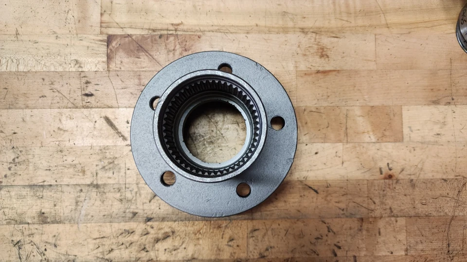 1980-93 Dodge Truck W150 - 4x4 Dana 44 Front Wheel Hub 5 Lug - 5 x 5.5 - Image 2 of 4