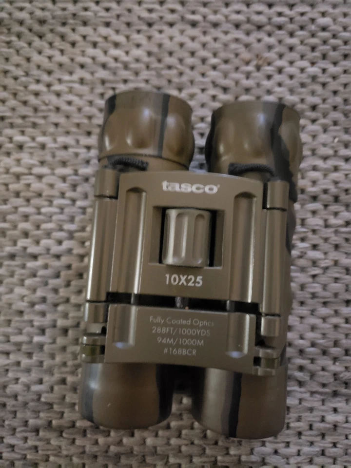 Tasco Small Binoculars Model 168BCR With Case  - Image 3 of 4