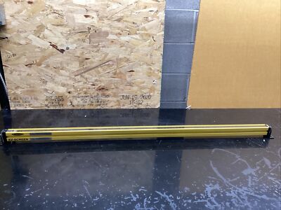 BANNER ENGINEERING SLSVAR30-1200Q8 EZ-SCREEN LIGHT CURTAIN EMITTER #717H65FML