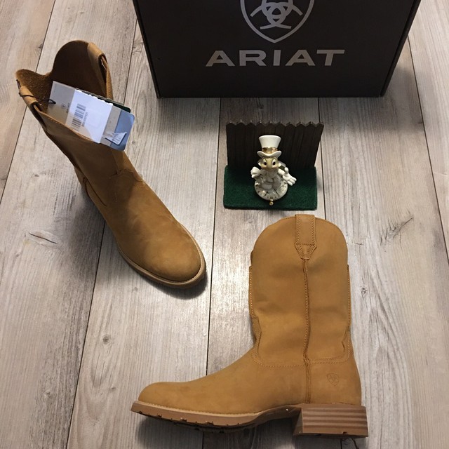 ariat roughstock square toe