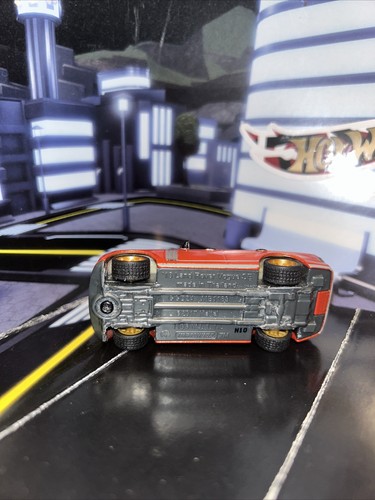 MATCHBOX 2020 SUPERFAST 2018 RANGE ROVER VOGUE SE /modified Negative Camber - Picture 10 of 13