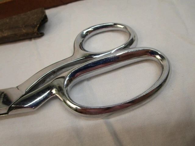 Gingher 8 inch Tailor Scissors with Knife Edge - 01-005288 - Image 3 of 4