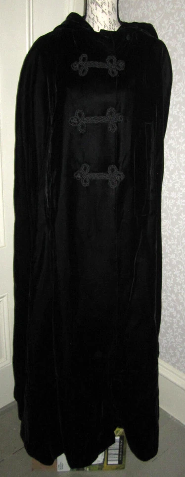 Vtg full length black velvet hooded cape w tassel & satin lining by CandiWrap - Image 2 of 4