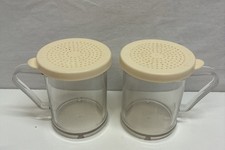 Cambro Camwear Two Shackers With Lids/Clear Body/ Ivory Lid /10 Oz